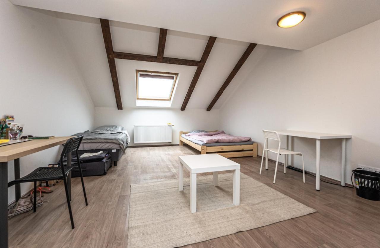 Legerova Apartments Praag Buitenkant foto