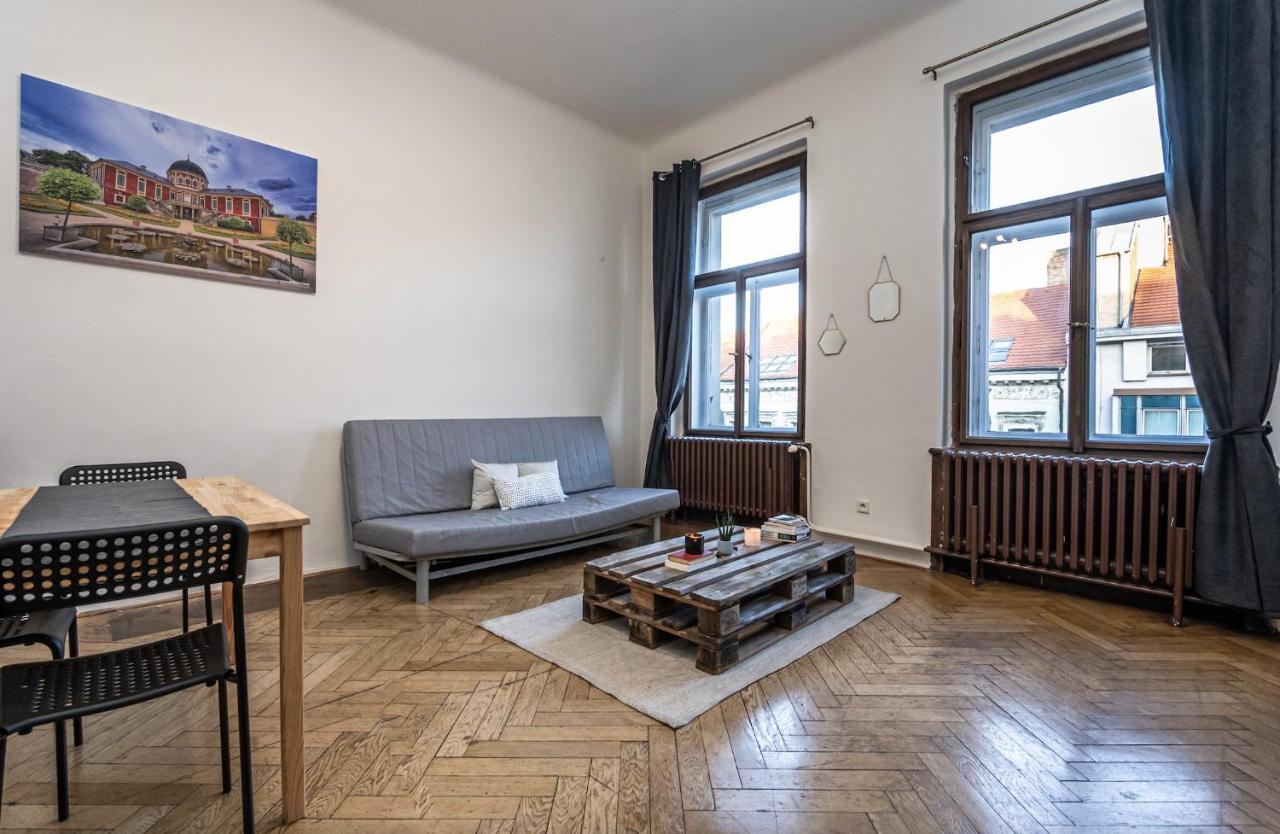 Legerova Apartments Praag Buitenkant foto