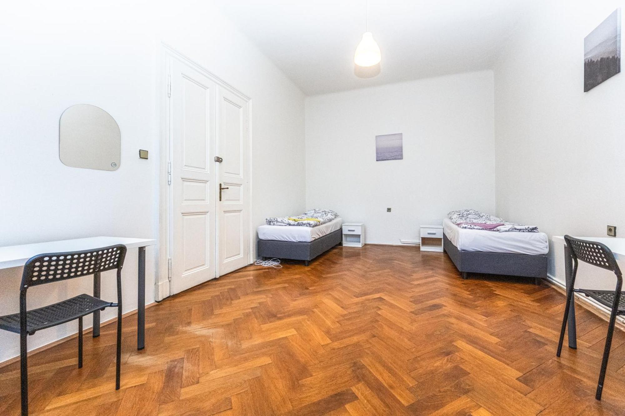 Legerova Apartments Praag Buitenkant foto